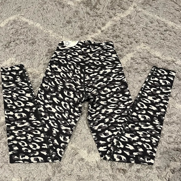 Aerie animal print leggings -perfect for back to school Size XS - Picture 10 of 11